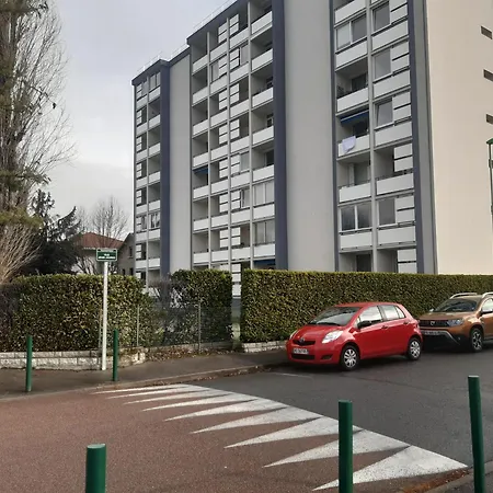Grenoble - *